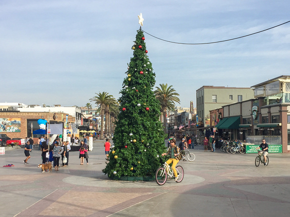 Hermosa Beach Christmas Tree